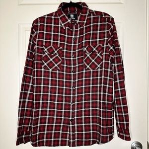 red/black/white long sleeve flannel shirt - men’s size L